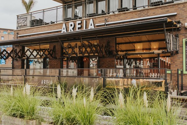 AREIA Wine & Seafoodbar
