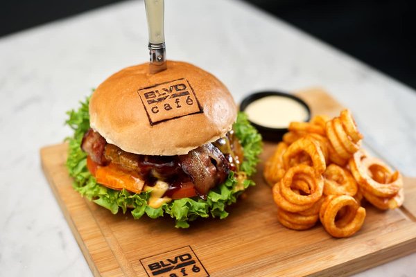 BLVD Café