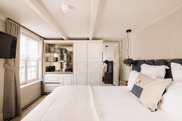 Hotel Seven One Seven